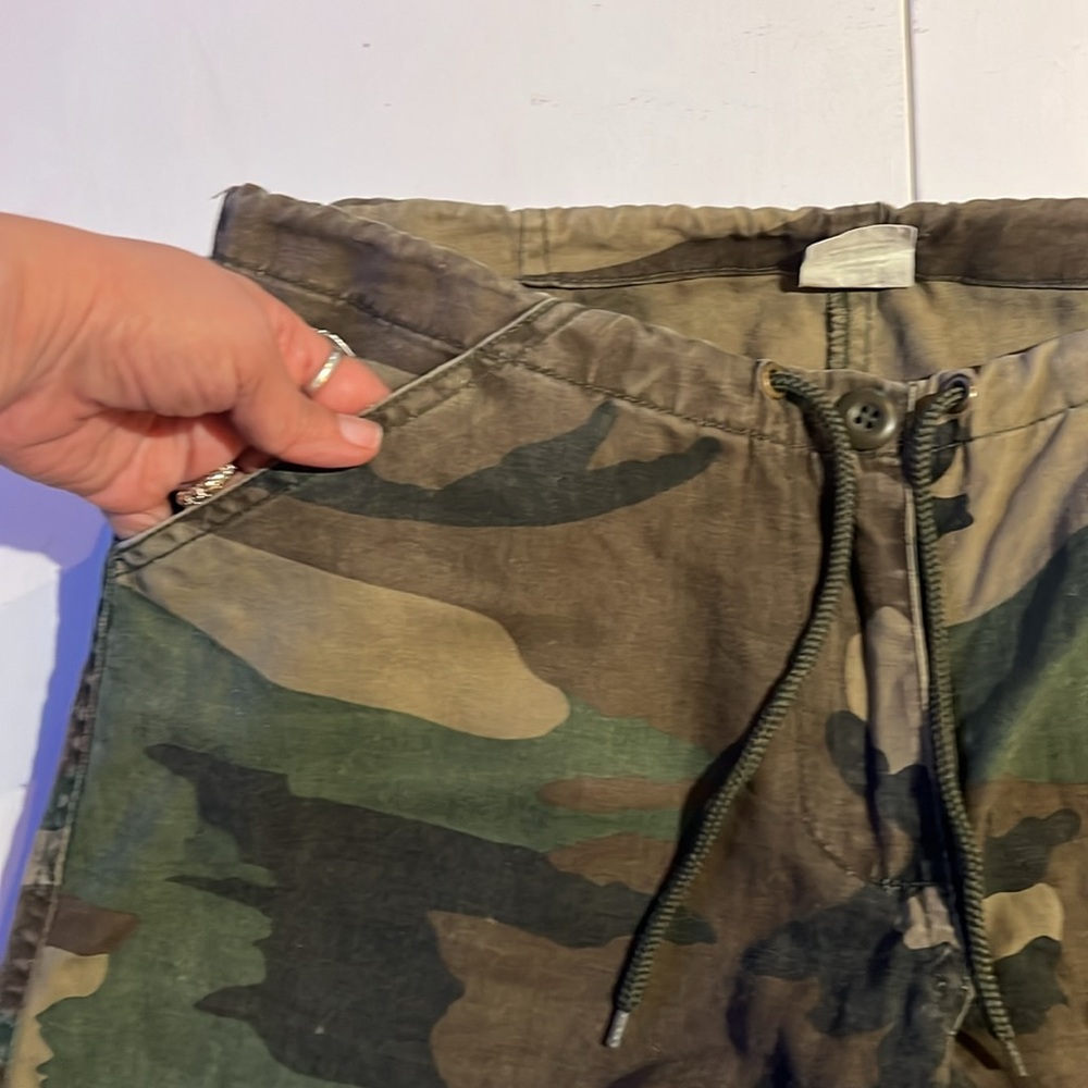 Camo crop pants with patches women’s XS - Picture 16 of 16